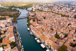 Vue aérienne de la ville d'Agde