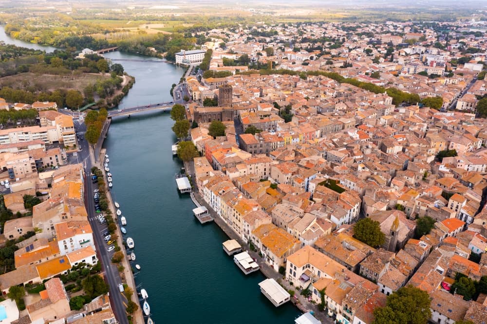 Vue aérienne de la ville d'Agde